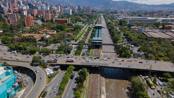 Palabras clave: Río Medellín  Río Aburrá Medellín  Saneamiento Valle de Aburrá  Saneamiento río Medellín