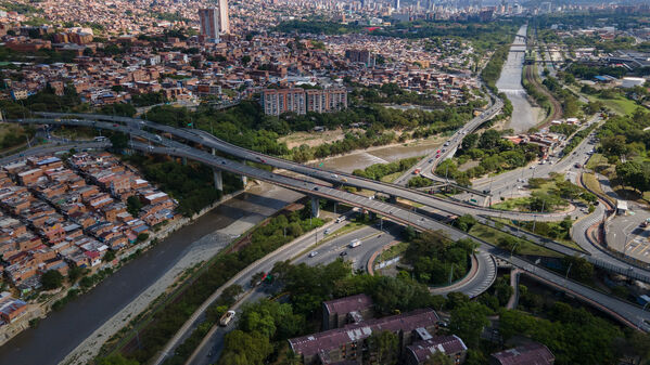 Palabras clave: Río Medellín  Río Aburrá Medellín  Saneamiento Valle de Aburrá  Saneamiento río Medellín