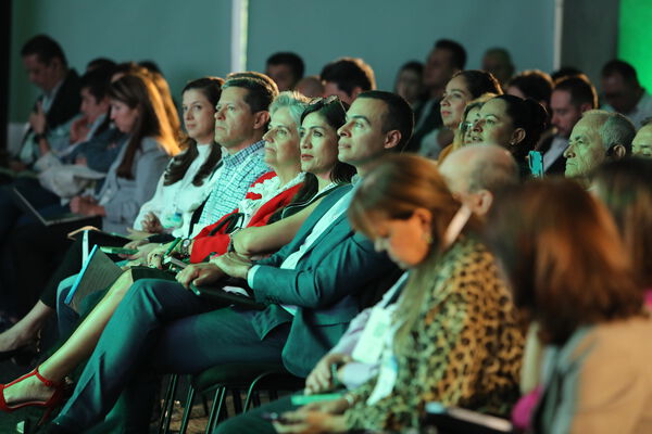 Foro EPM Dinamizando la Economía de la Región 
Foro EPM Dinamizando la Economía de la Región 
Fecha: 2 Octubre 2024
Para descargar esta fotografía en alta resolución, haga clic sobre la imagen hasta que la misma se despliegue en la pantalla completa; luego dé clic derecho y elija la opción "guardar imagen como". 
En caso de publicación por cualquier medio, solicitamos acompañarla del crédito: "Foto EPM"
Palabras clave: Foro EPM Dinamizando Economía Región