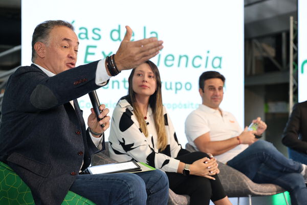 Panel conexiones con propósito – experiencia del cliente 2024
Palabras clave: Conexiones, experiencia del cliente, días experiencia del cliente, panel empresarios