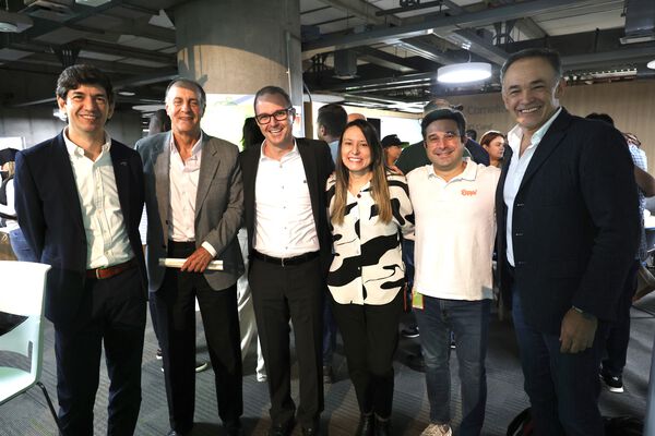 Panel conexiones con propósito – experiencia del cliente 2024
Palabras clave: Conexiones, experiencia del cliente, días experiencia del cliente, panel empresarios