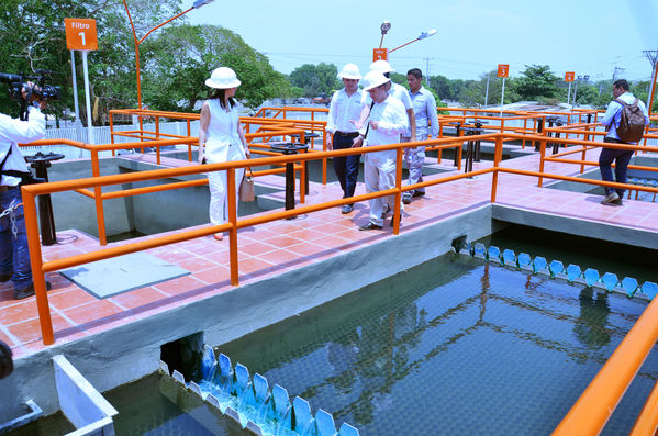 Aguas de Malambo 
Aguas de Malambo   
Fecha: Mayo 6 de 2015. Lugar: Barranquilla - Planta de potabilización El Tesoro
Para descargar esta fotografía en alta resolución, haga clic sobre la imagen hasta que la misma se despliegue en la pantalla completa; luego dé clic derecho y elija la opción "guardar imagen como". 
En caso de publicación por cualquier medio, solicitamos acompañarla del crédito: "Foto EPM"
Palabras clave: Aguas Malambo